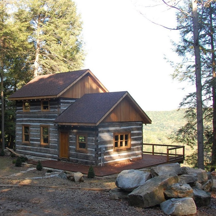 Wood Floors Give this Rustic Log Cabin an Inviting Interior – The ...